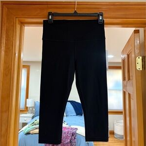 NWT Athleta Black crop Leggings size S